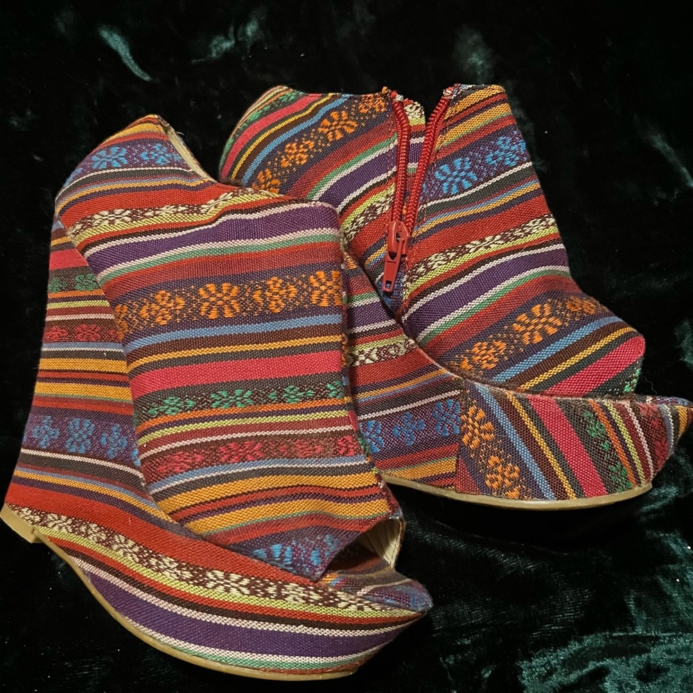 Colorful Striped Women's Shoes